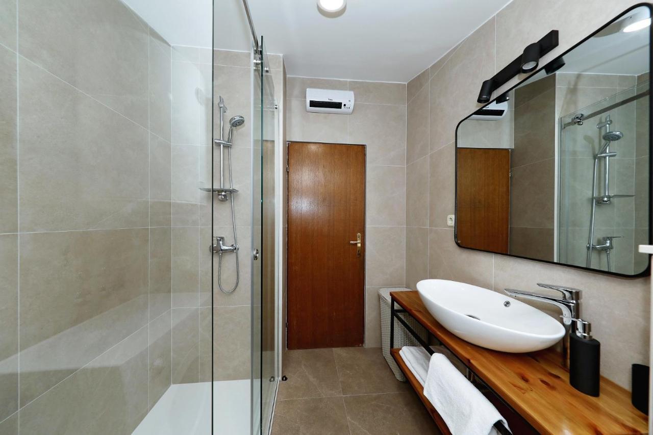 Apartments "Villa Antisin" With Heated Pool Zadar Exterior photo